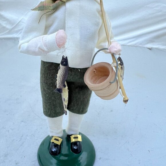 Byers' Choice Ltd. Caroler 2007 Williamsburg Series Colonial Boy w/Fishing Pole - Picture 8 of 9